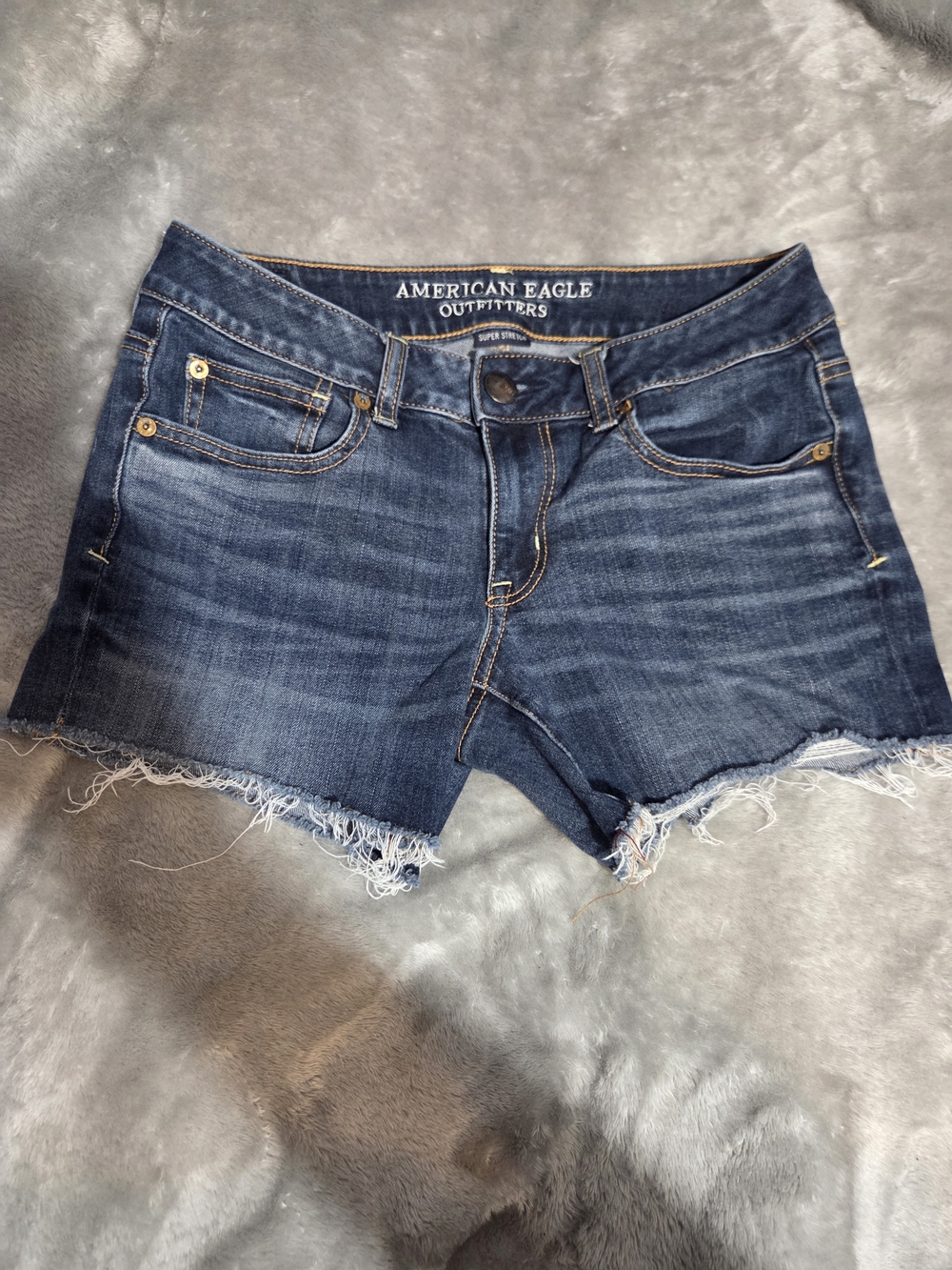 American Eagle Women's Dark Indigo Frayed Hem Denim Shorts